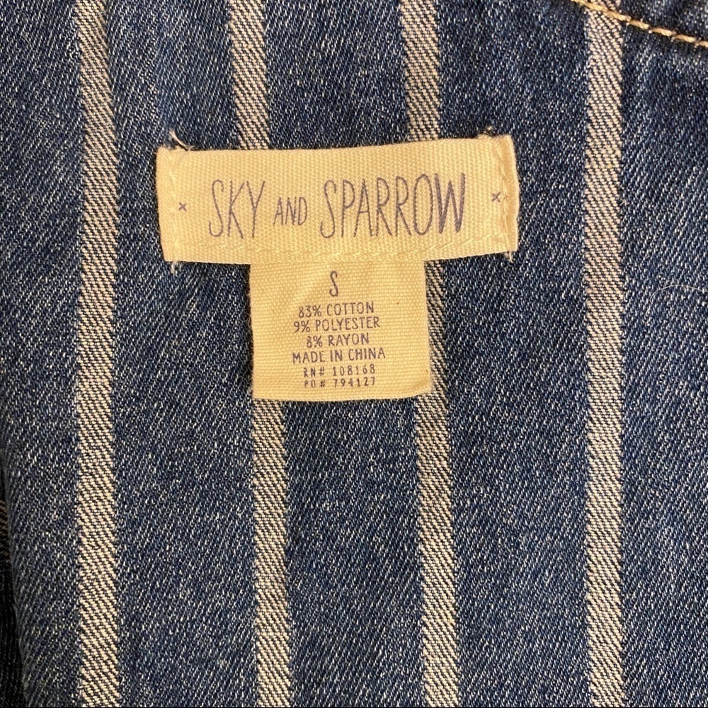 Sky And Sparrow Denim Jumper Short Dress Overalls Striped Frayed Hem Size Small - Picture 4 of 6